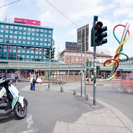 Cadorna Prestigious - Modern Architecture In Front Of The Station * Mediolan